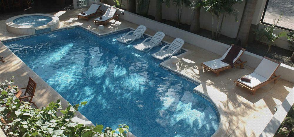 Akwati Suites Iguazu Пуерто Игуасу Екстериор снимка