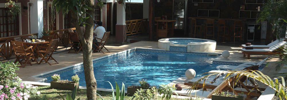 Akwati Suites Iguazu Пуерто Игуасу Екстериор снимка
