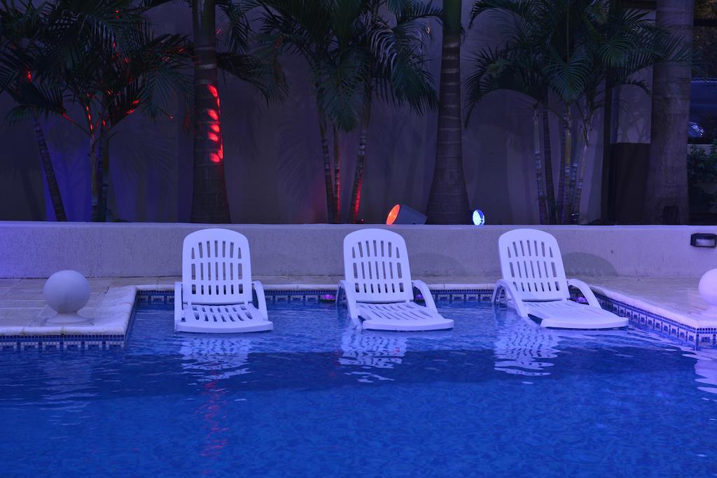 Akwati Suites Iguazu Пуерто Игуасу Екстериор снимка
