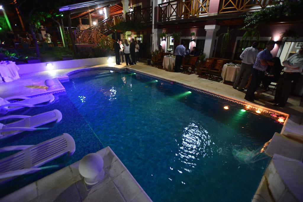 Akwati Suites Iguazu Пуерто Игуасу Екстериор снимка