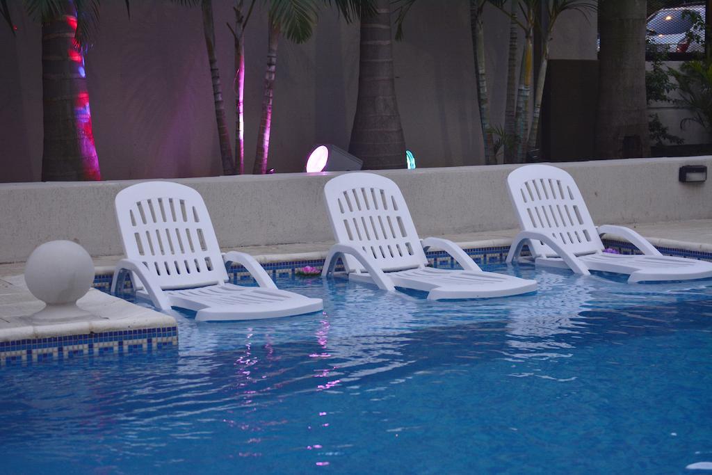 Akwati Suites Iguazu Пуерто Игуасу Екстериор снимка