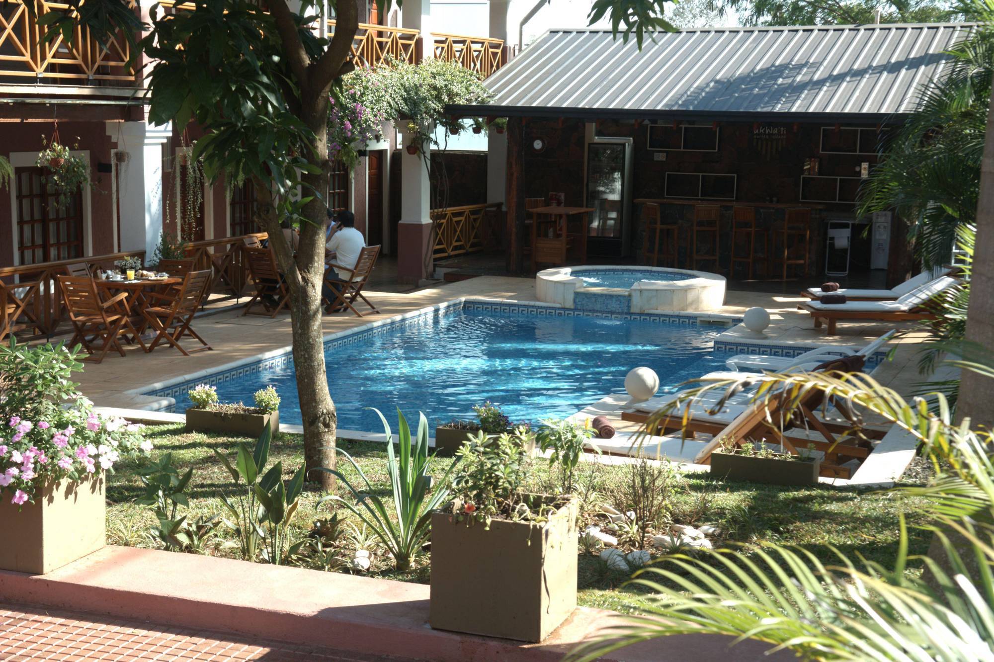 Akwati Suites Iguazu Пуерто Игуасу Екстериор снимка