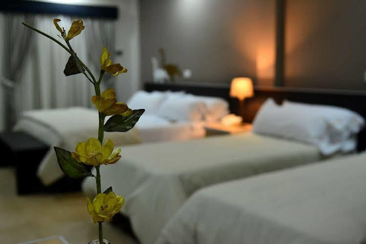 Akwati Suites Iguazu Пуерто Игуасу Екстериор снимка